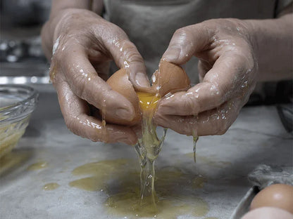 🍳 Quick Egg Cracker Tool – Open Hundreds Of Eggs Faster & Cleaner——Microwave Egg Poacher 🔥