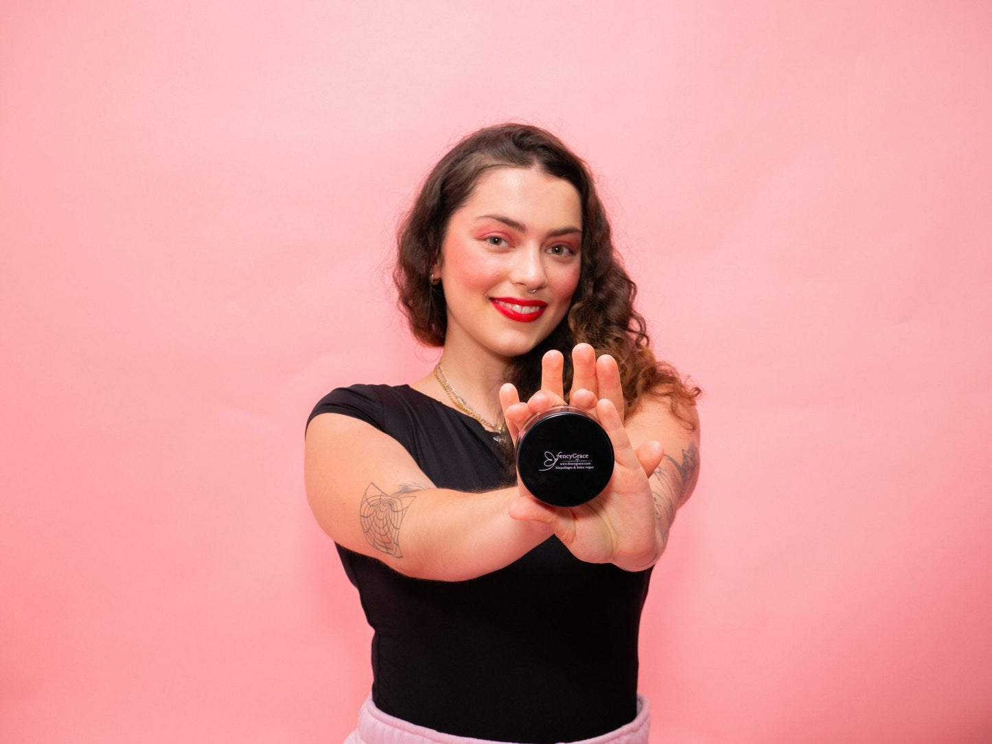 FencyGrace Vegan Finishing Powder – Mattifying, Smoothing &amp; Long-Lasting